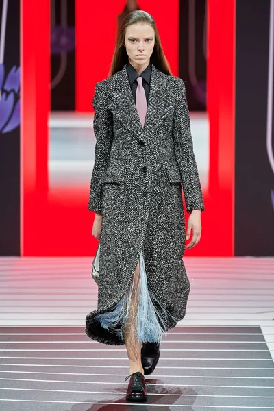 Look 12